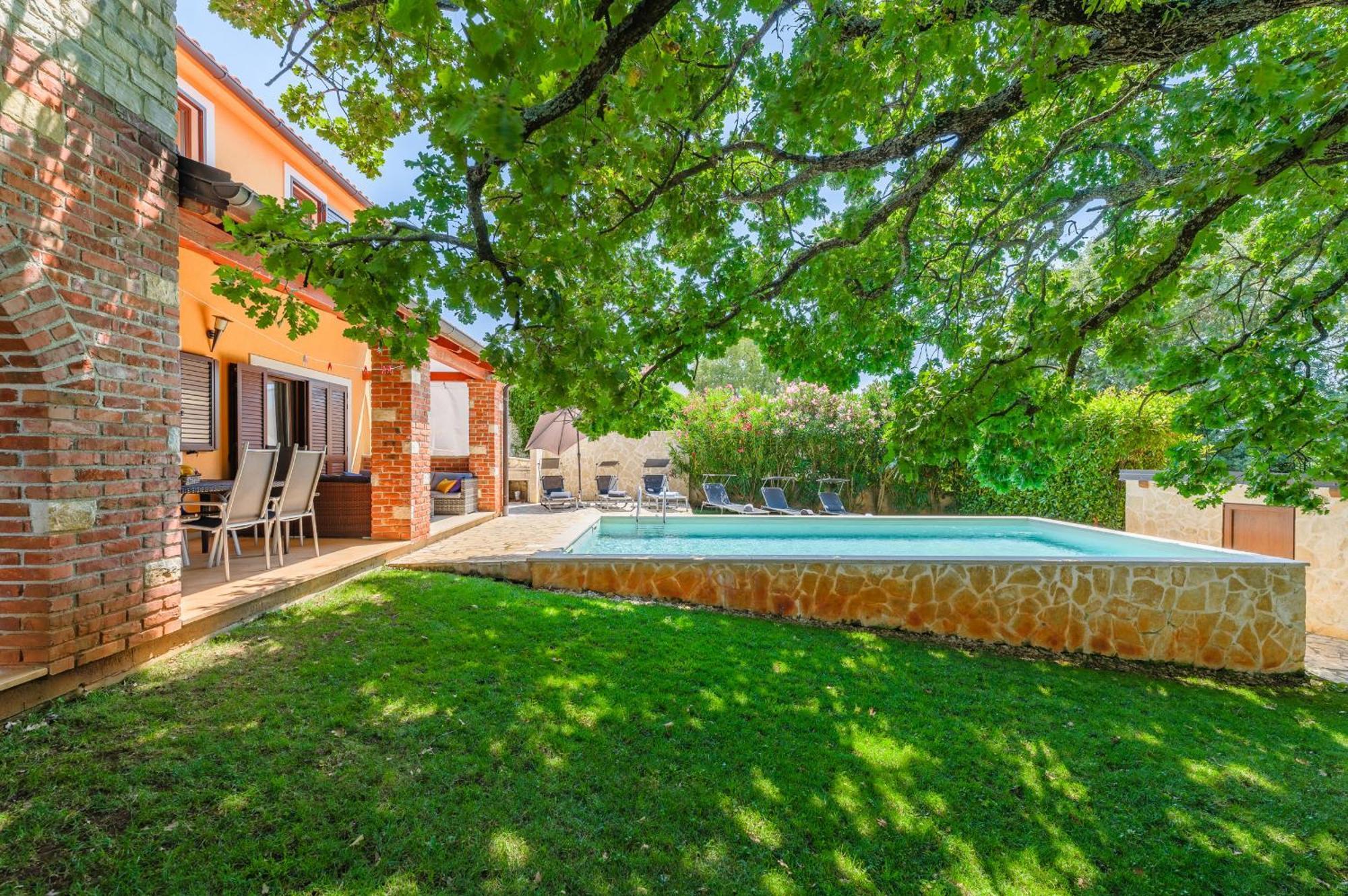 Villa Hrast Bacva Visnjan Bagian luar foto